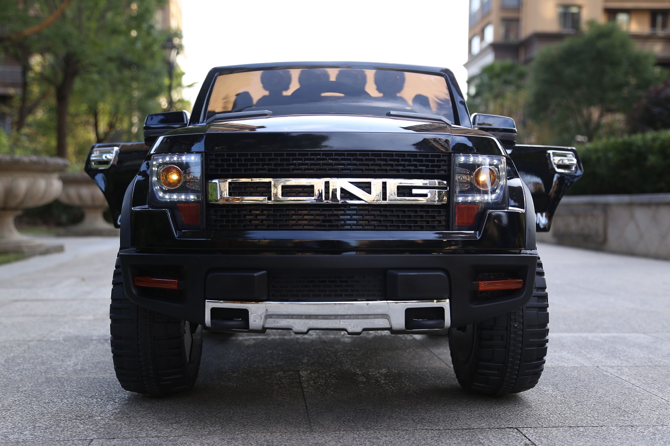 Электромобиль Ford Ranger, черного цвета  