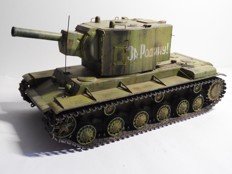 Модель для склеивания - Советский тяжелый танк КВ-2  