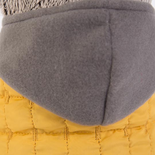 Мягкая игрушка - Басик в желтой жилетке с серым капюшоном, 22 см.  