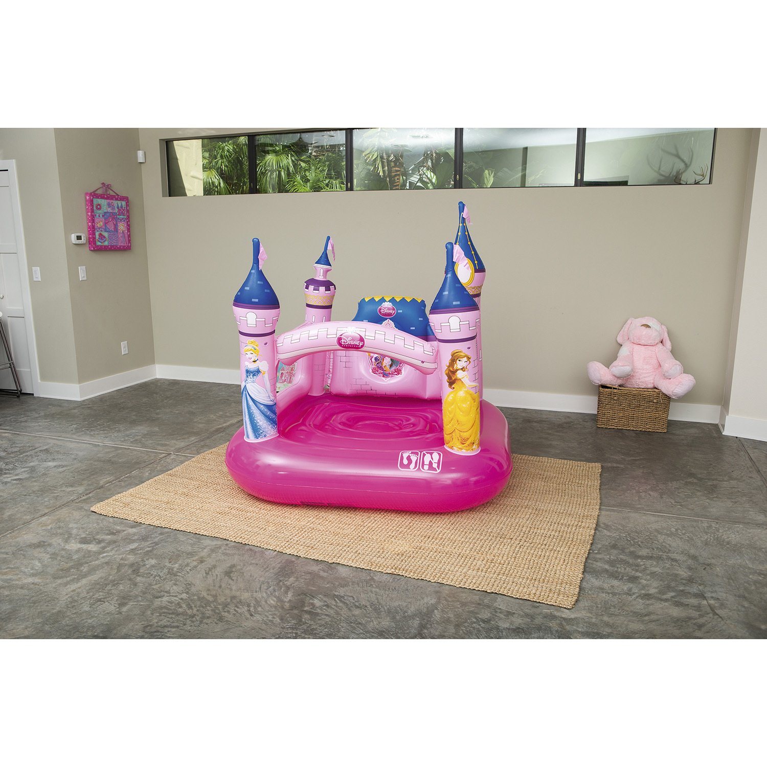 Надувной батут Замок из серии Disney Princess, размер 157 х 147 х 163 см., до 85 кг.  