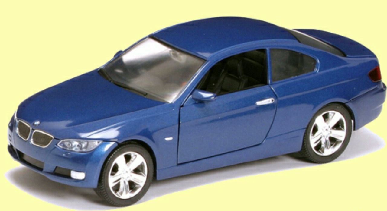 Коллекционный автомобиль - БМВ 335I Купе образца 2007 года, масштаб 1:24