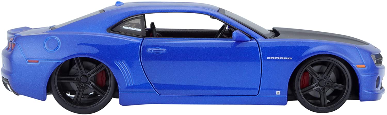 Модель машины - Chevrolet Camaro RS, 1:24   