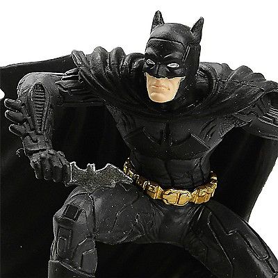 Фигурка - Лига справедливости - Бэтмен на колене  