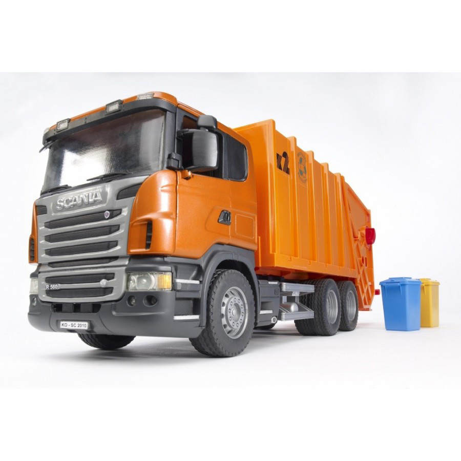 Мусоровоз Bruder Scania оранжевый, с подвижным контейнером  