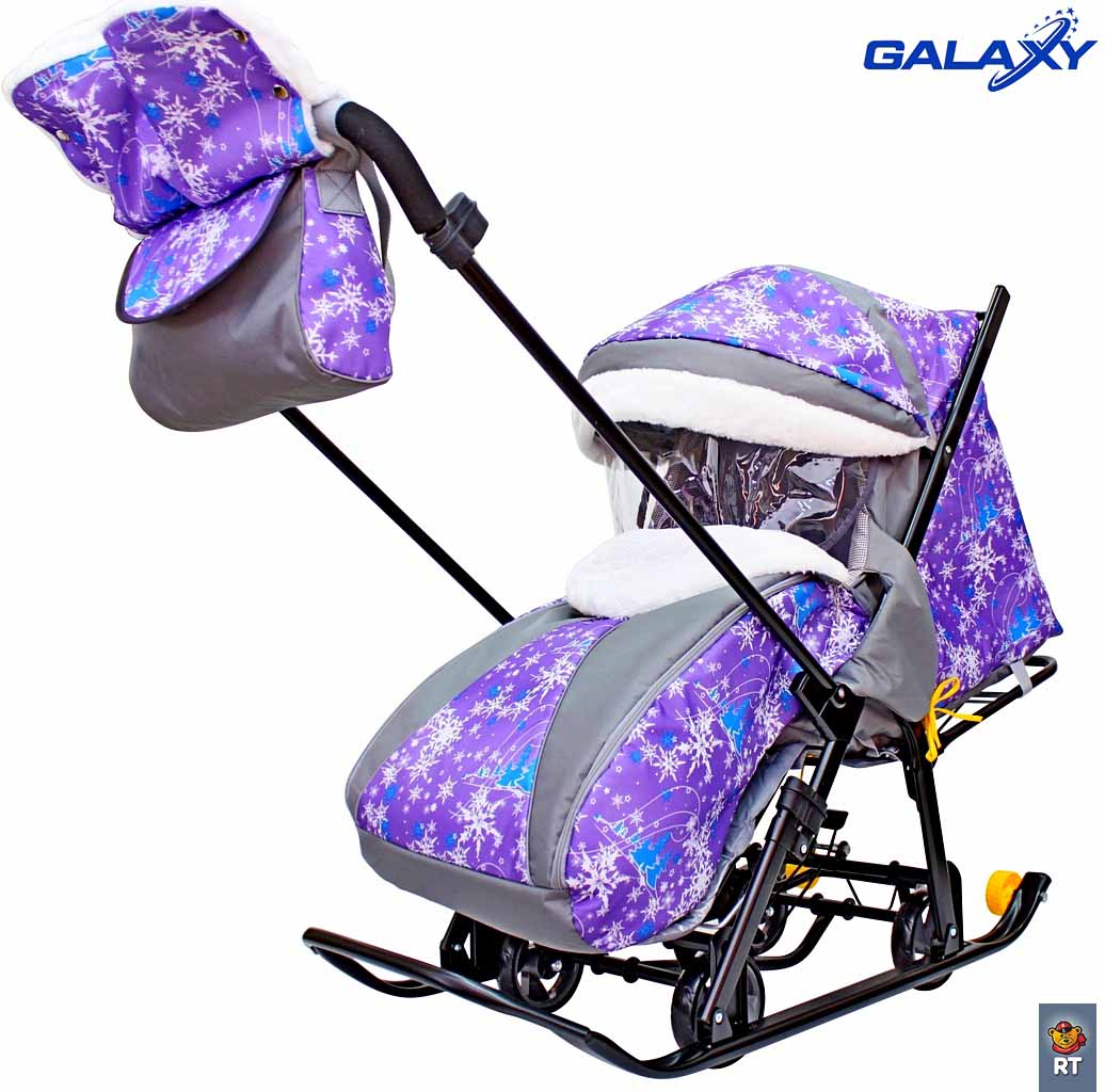 Санки-коляска на больших мягких колесах с сумкой и муфтой - Snow Galaxy Luxe, елки на фиолетовом  