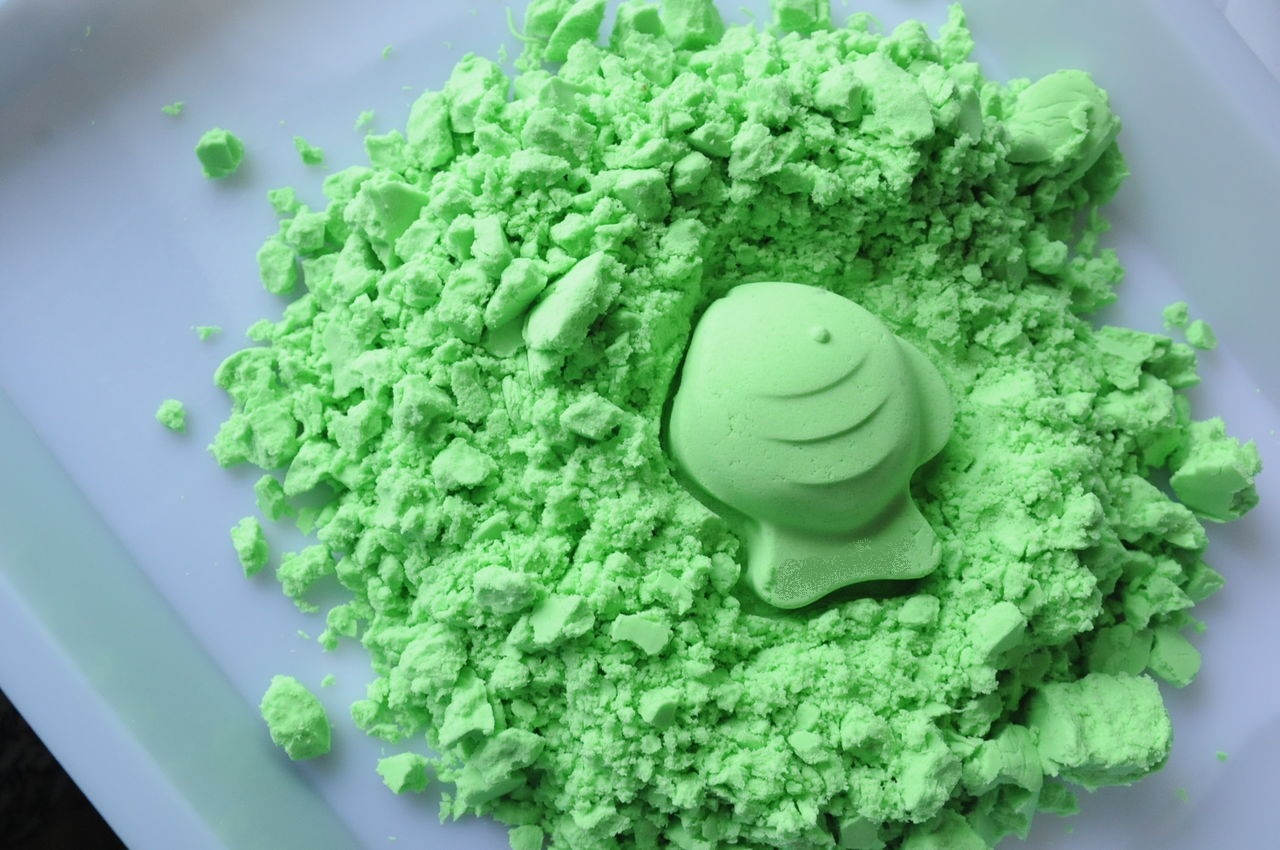 Волшебный песок с формочкой, 1 кг., цвет – зеленый  