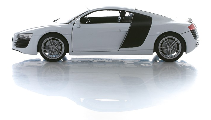 Машинка Audi R8, масштаб 1:24  