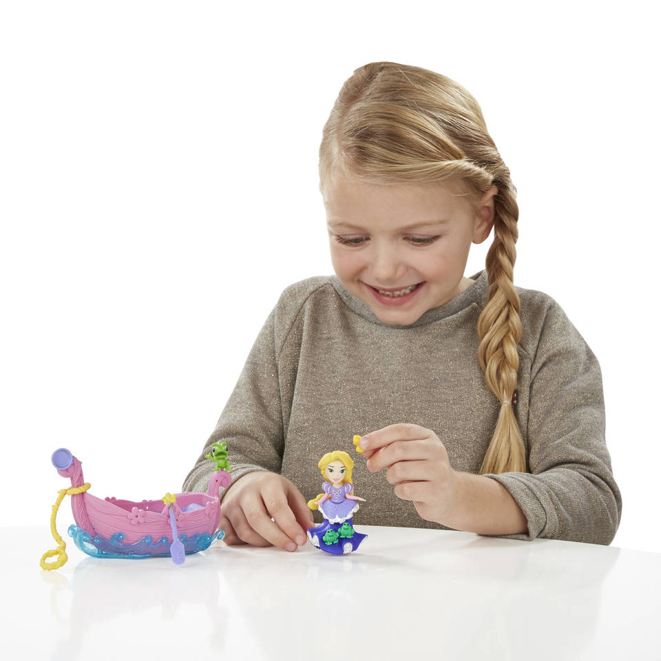 Набор Hasbro Disney Princess - Замок Ариэль для игры с водой + Принцесса и лодка  