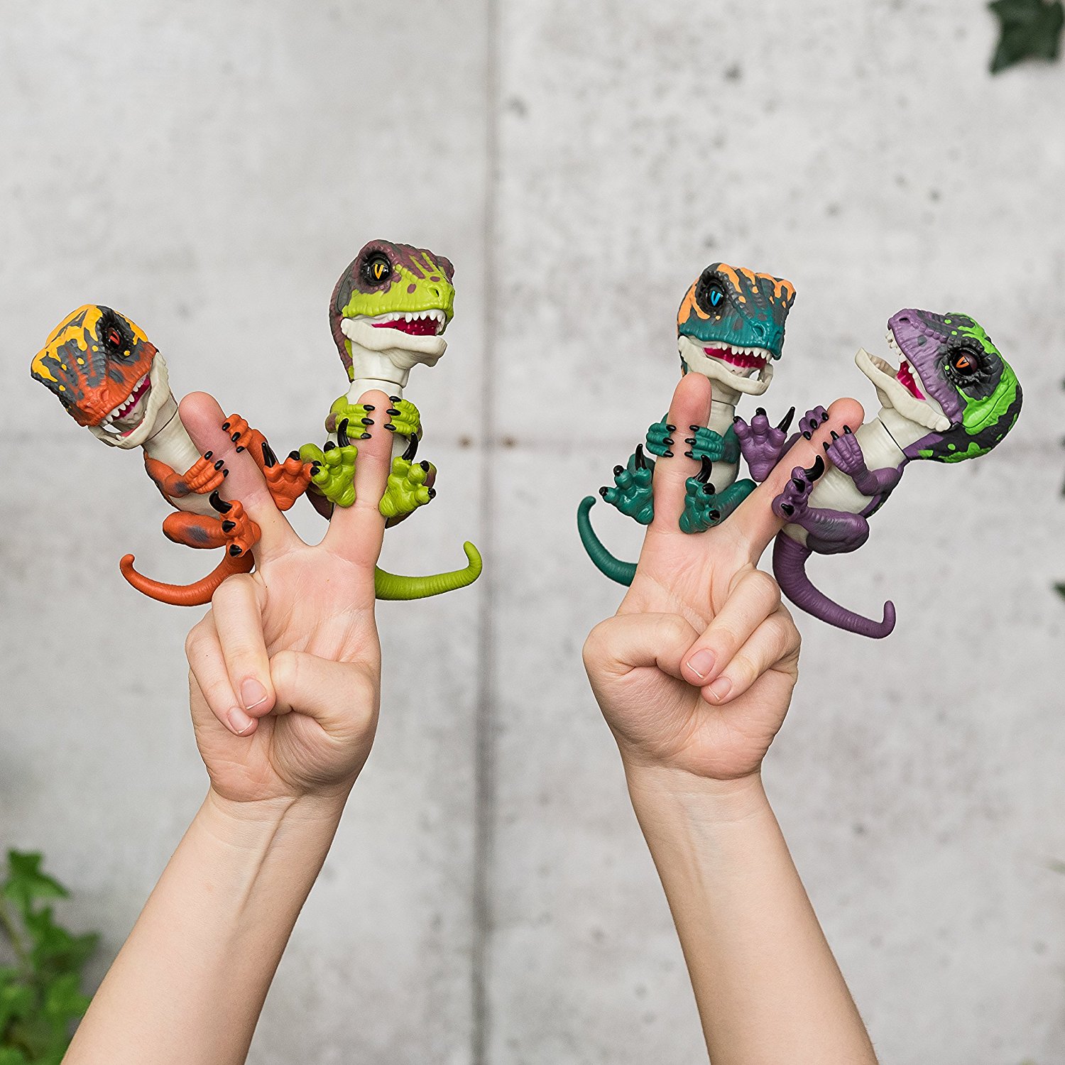 Интерактивный динозавр Fingerlings – Стелс, зеленый с фиолетовым, 12 см, звук  