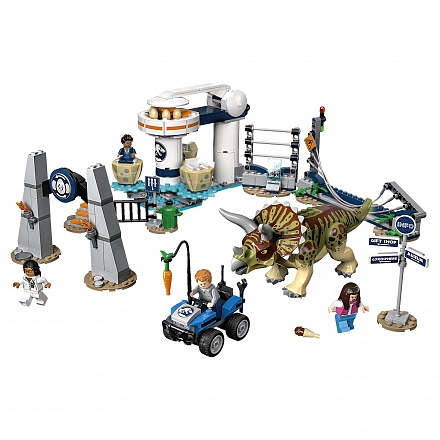 Конструктор Lego®  Jurassic World - Нападение трицератопса 